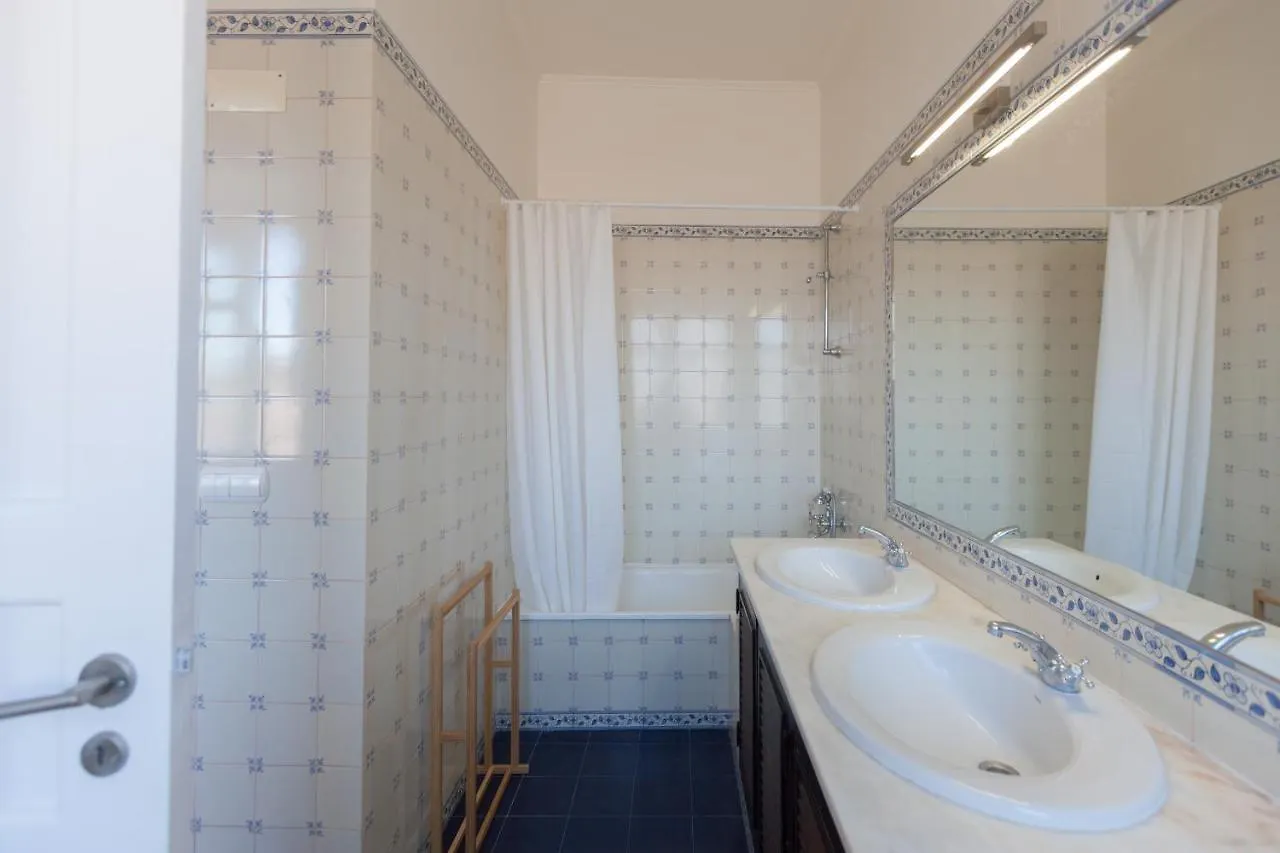 Flh Graca Family Apartment With View Lisbona
